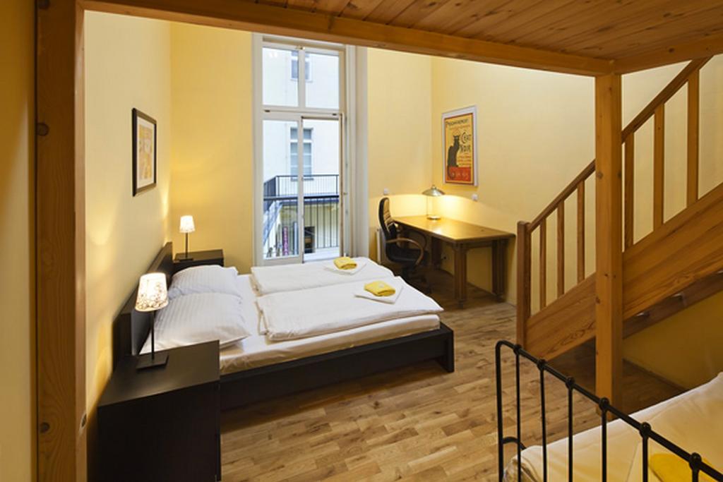 Picasso Apartments Praha Bagian luar foto