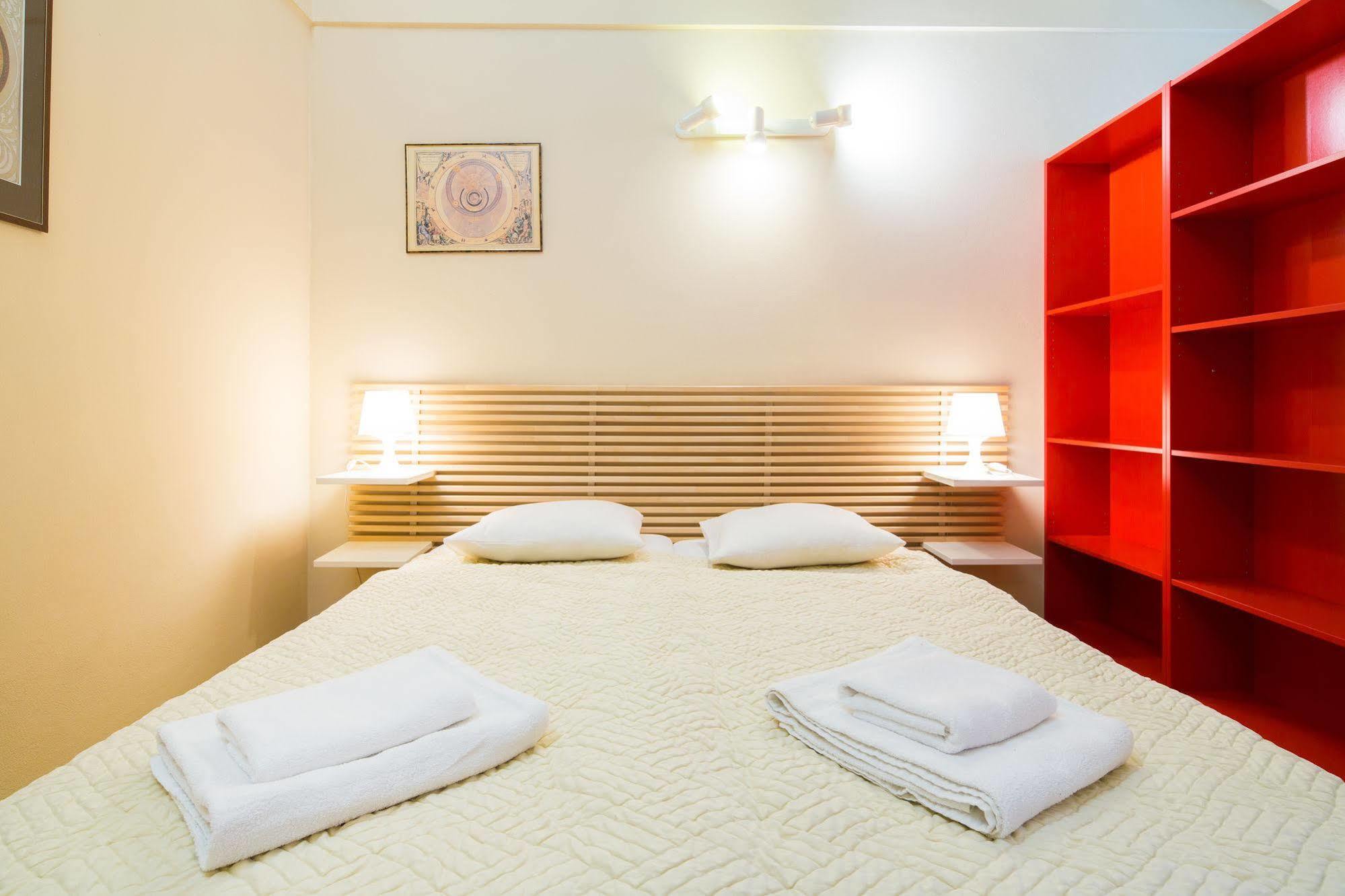 Picasso Apartments Praha Bagian luar foto